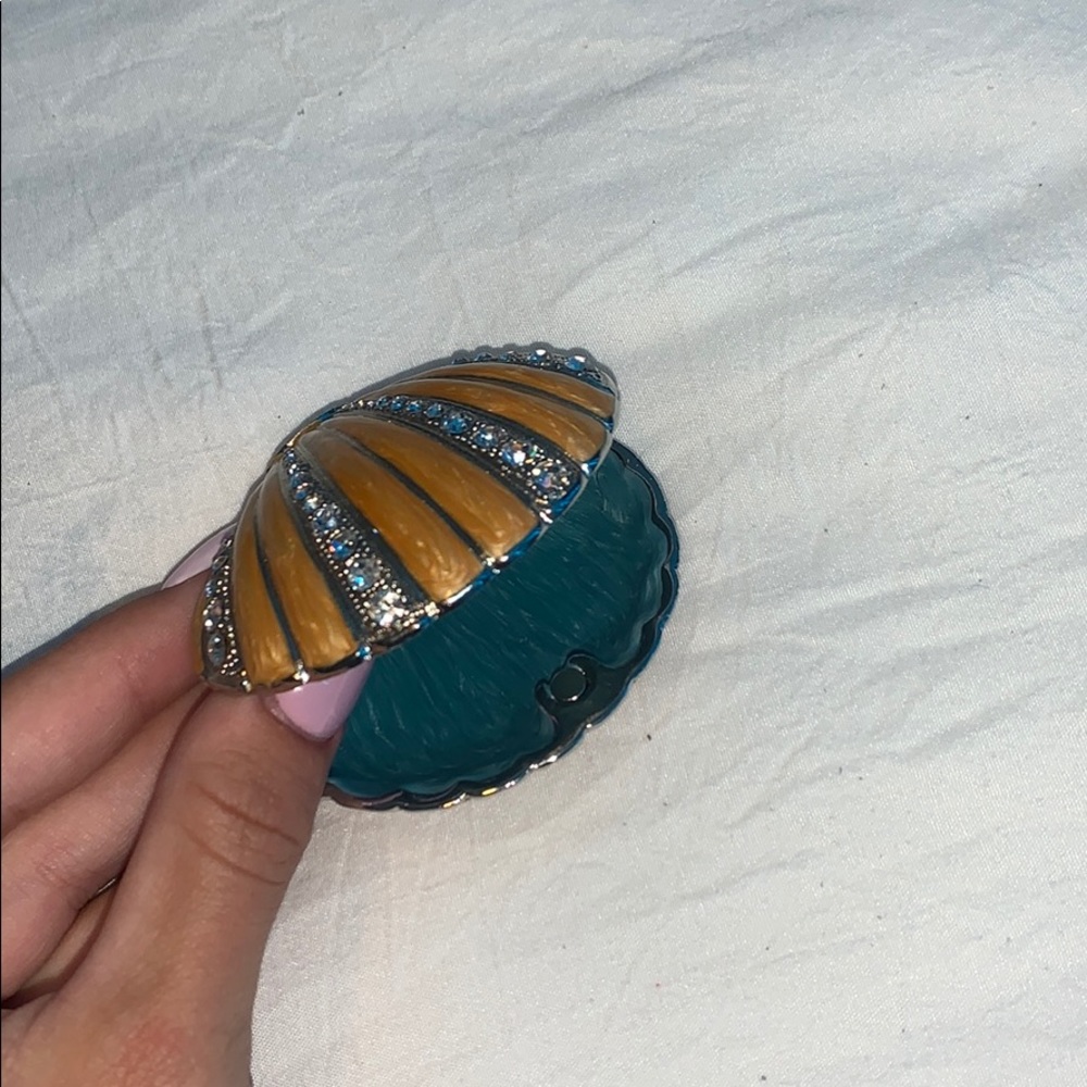 ring holder